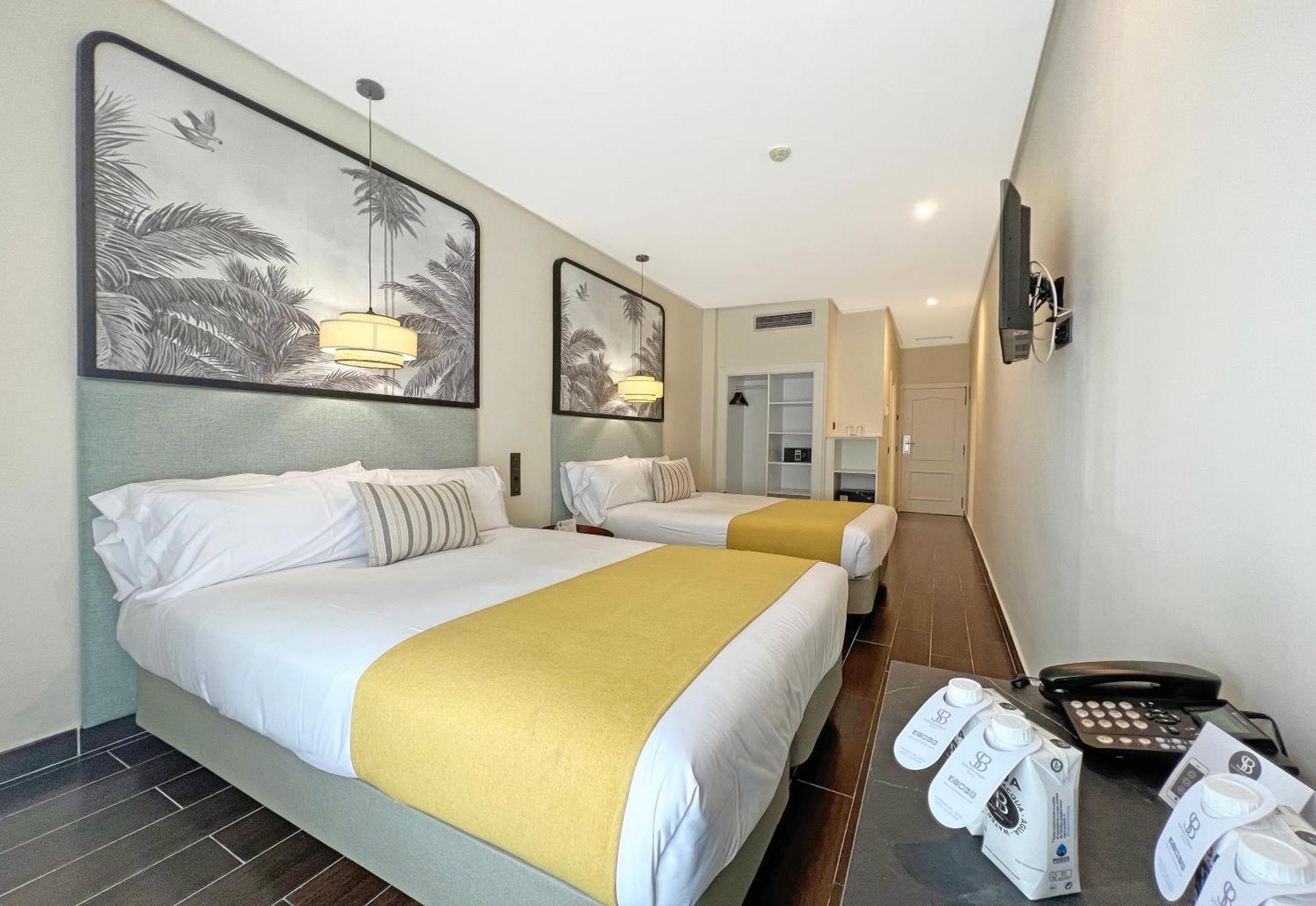 Family Room,1272729175:JPEG